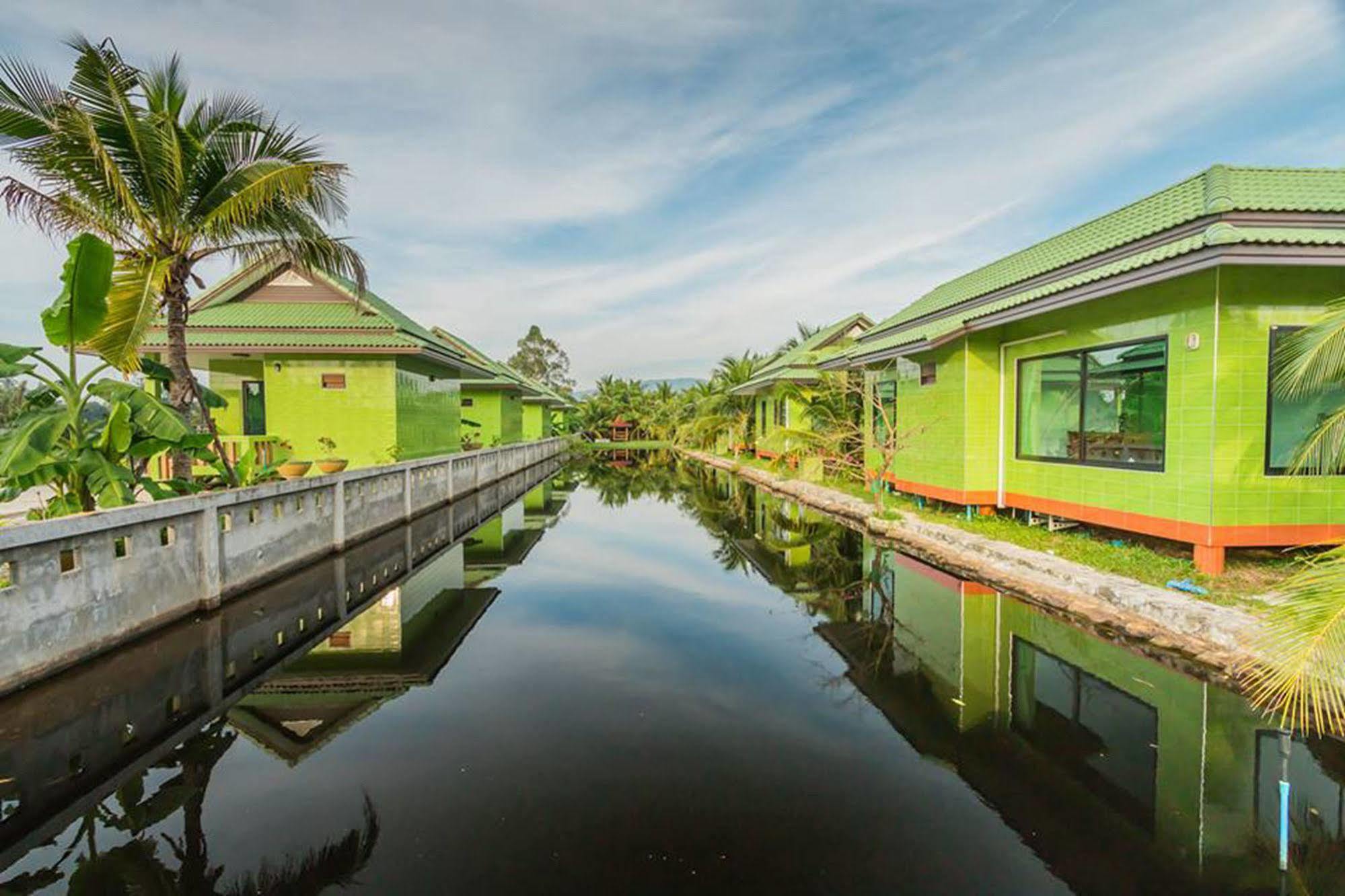 Coconut Resort Rayong Exterior photo